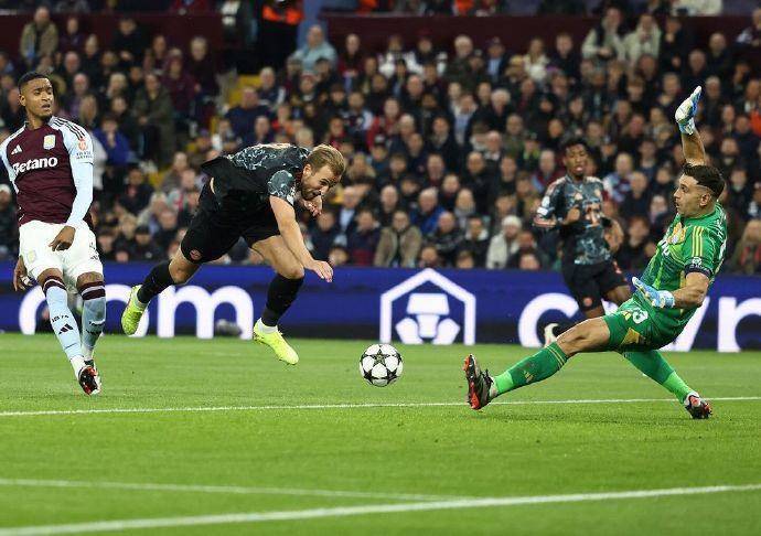 黄蜂官方公布新规,浓眉哥引发争议,复出首战轰40分球迷热议! 黄蜂官方公布新规,浓眉哥引发争议,复出首战轰40分球迷热议!