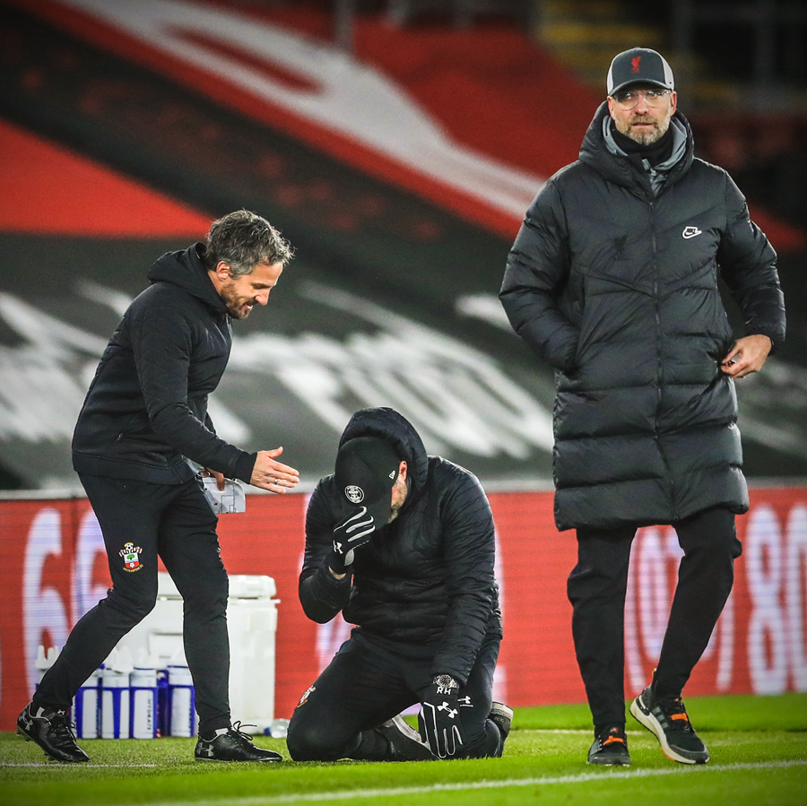 包含布伦森赛点兑现，热刺淘汰那不勒斯晋级四强，主帅激动落泪的词条